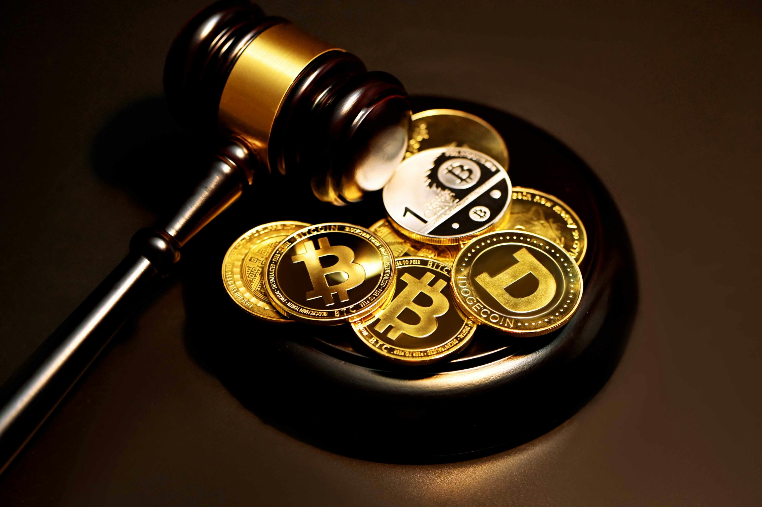 Queens Bitcoin Heist: Seven Charged in $300,000 Cryptocurrency Theft Case